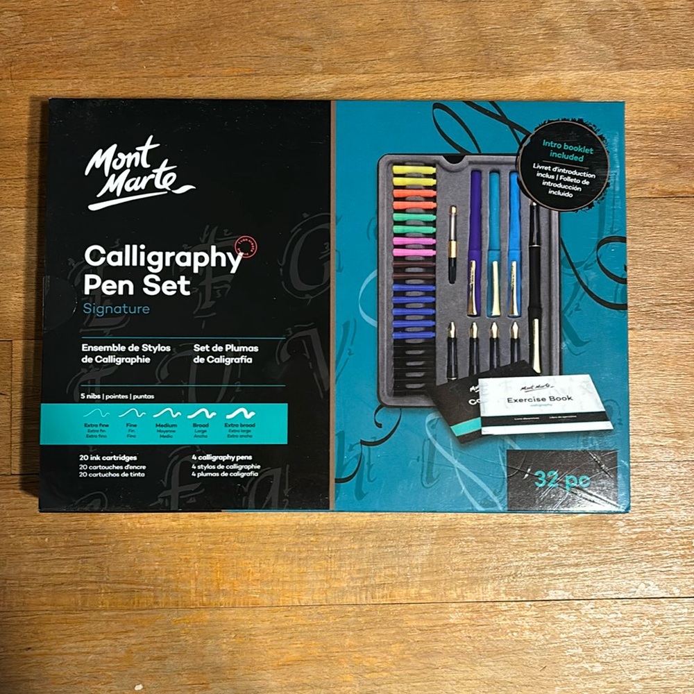 Calligraphy pen set
